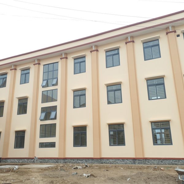 Thi công cửa sổ nhôm kính mở trượt, mở hất cho trụ sở Công An huyện Mỏ Cày Nam, Bến Tre