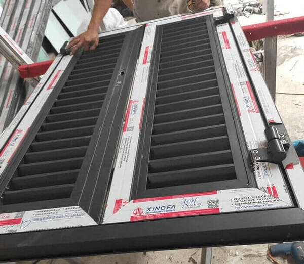 Cửa nhôm lá sách cao cấp, bền đẹp