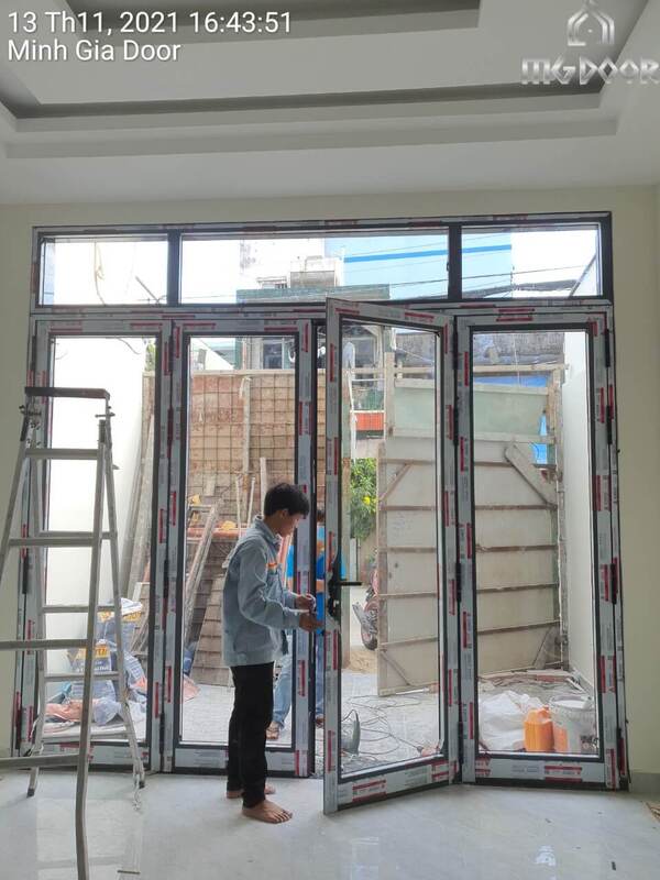 Đội ngũ chuyên viên thi công, lắp đặt cửa nhôm Xingfa tại Minh Gia Door