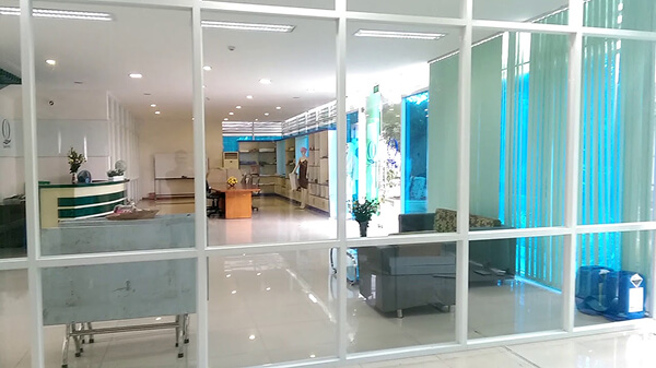 Giá vách kính khung nhôm thay đổi tùy thuộc vào kích thước, kiểu dáng, màu sắc Giá vách kính khung nhôm thay đổi tùy thuộc vào kích thước, kiểu dáng, màu sắc