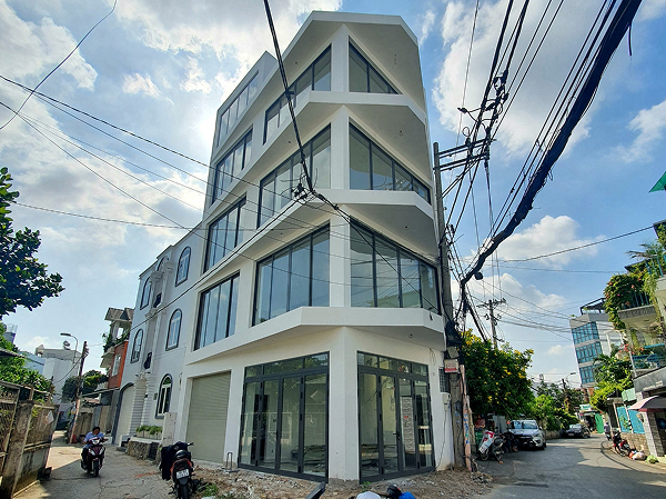 Thi công vách kính cường lực cho nhà ở tại TP. Thủ Đức (Quận 2)