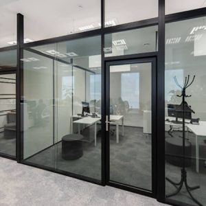 Báo giá vách kính cường lực khung nhôm Xingfa trọn gói mới nhất hiện nay