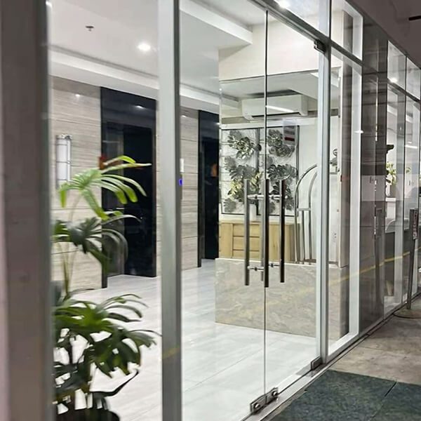 Mẫu cửa kính cường lực chất lượng cao