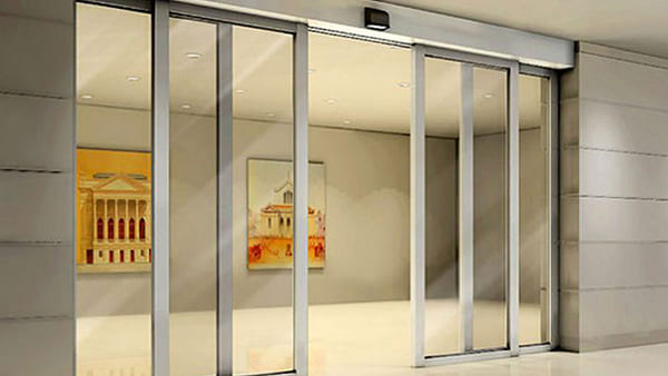 Cửa kính cường lực chống ồn, bảo vệ không gian triển lãm Cửa kính cường lực chống ồn, bảo vệ không gian triển lãm