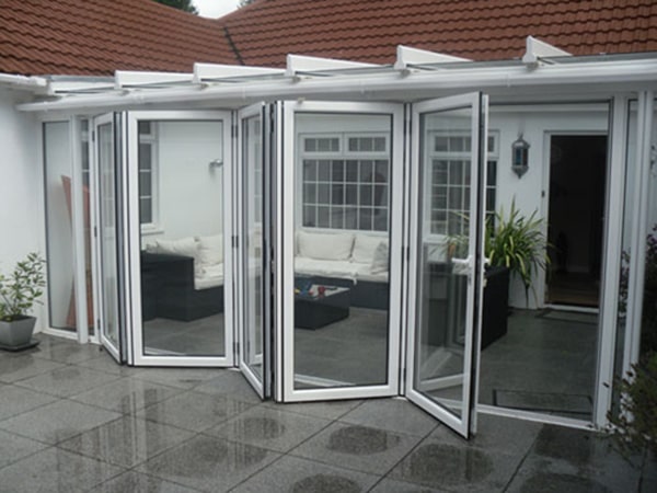 Mẫu cửa kính cường lực hơn 4 cánh