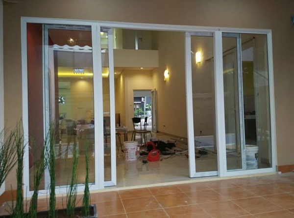 Một số lưu ý khi chọn các loại cửa kính cường lực đẹp phù hợp với công trình