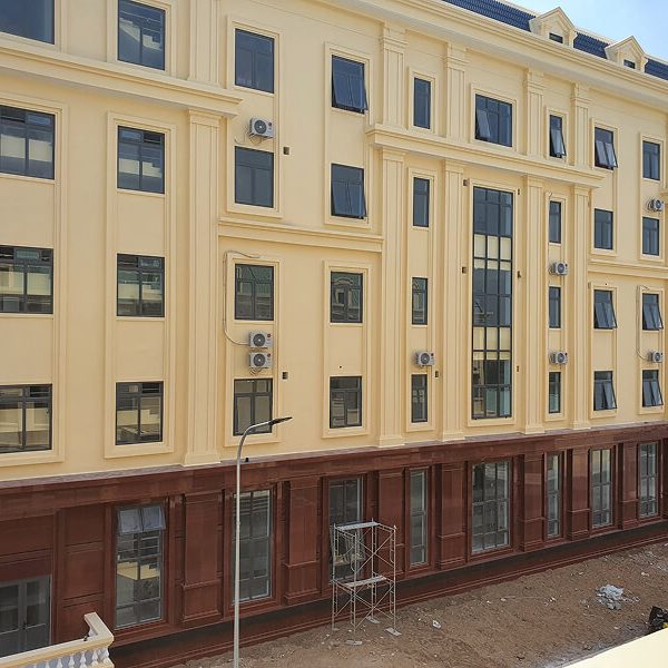 Dự án thi công hệ thống cửa kính cường lực cho Trụ sở công an tỉnh Long An