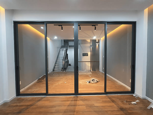 Bên cạnh mẫu cửa 1 cánh, chúng tôi cũng nhận lắp đặt nhiều loại cửa 2,3,4,5 cánh Bên cạnh mẫu cửa 1 cánh, chúng tôi cũng nhận lắp đặt nhiều loại cửa 2,3,4,5 cánh