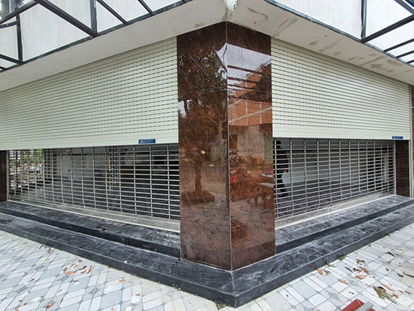 Minh Gia Door cam kết cung cấp và thi công cửa cuốn chính hãng, chuyên nghiệp