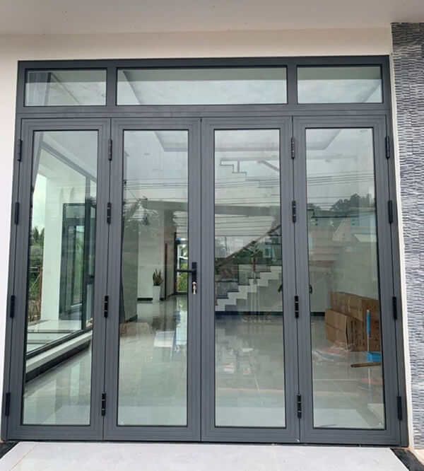 Lợi ích khi sử dụng cửa kính cường lực cho phòng khách