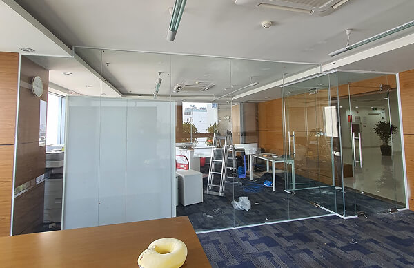 Thi công kính cường lực cho văn phòng Ngoại Ngữ Thượng Đỉnh, Quận 3 Thi công kính cường lực cho văn phòng Ngoại Ngữ Thượng Đỉnh, Quận 3