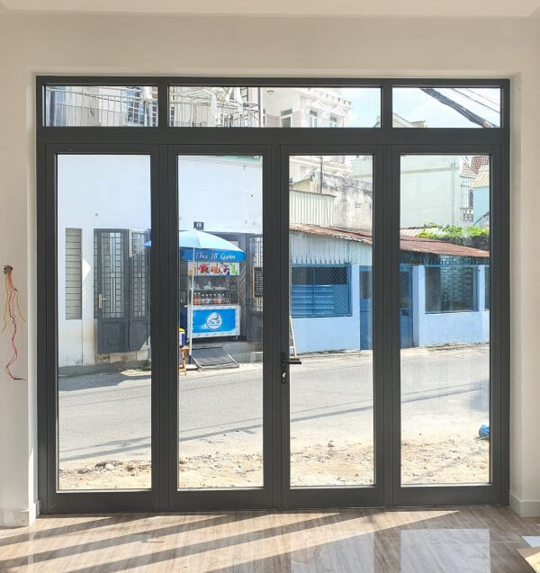 Cửa kính cường lực dạng mở quay 4 cánh cho nhà dân tại Thủ Đức (Quận 2)