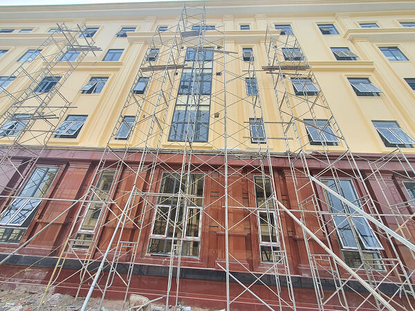 Lắp đặt hệ thống cửa, vách kính cho trụ sở Công an Long An Lắp đặt hệ thống cửa, vách kính cho trụ sở Công an Long An