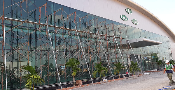 Vách kính chống nhiệt Low E cho nhà xưởng Công ty Thiết bị điều hòa B&A, Long An