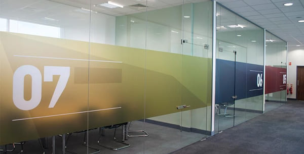 Cửa kính chuyển màu gradient