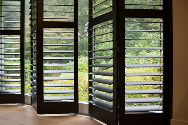 Cửa chớp lật nhôm dạng điều chỉnh được