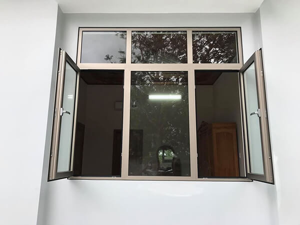Cửa sổ kính chịu lực 3 cánh gồm cả vách cố định
