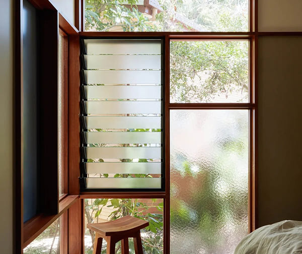 Loại cửa này thường được ứng dụng làm cửa sổ cho các góc nhỏ trong phòng