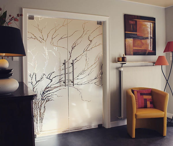 Cửa kính cường lực 2 cánh in hình hoạ tiết độc đáo