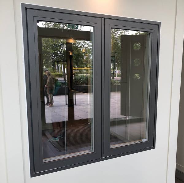 Cửa sổ nhôm kính 2 cánh khung nhôm chắc chắn, vận hành ổn định