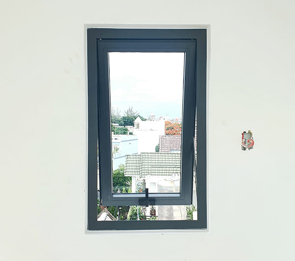 Lắp đặt cửa sổ nhôm kính dạng mở hất cho nhà dân tại đường số 6, Thủ Đức (Quận 2) Lắp đặt cửa sổ nhôm kính dạng mở hất cho nhà dân tại đường số 6, Thủ Đức (Quận 2)