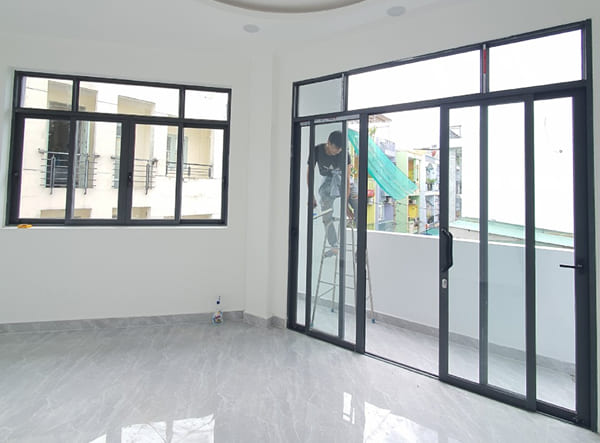 Lắp đặt cửa sổ và cửa đi cho ban công nhà phố đường số 20 Bình Hưng Hòa A, Bình Tân Lắp đặt cửa sổ và cửa đi cho ban công nhà phố đường số 20 Bình Hưng Hòa A, Bình Tân
